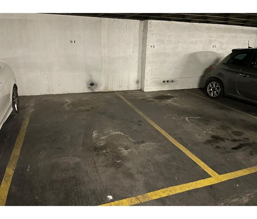 Parking PARIS 13 18500€ Rene Legal/SH gestion