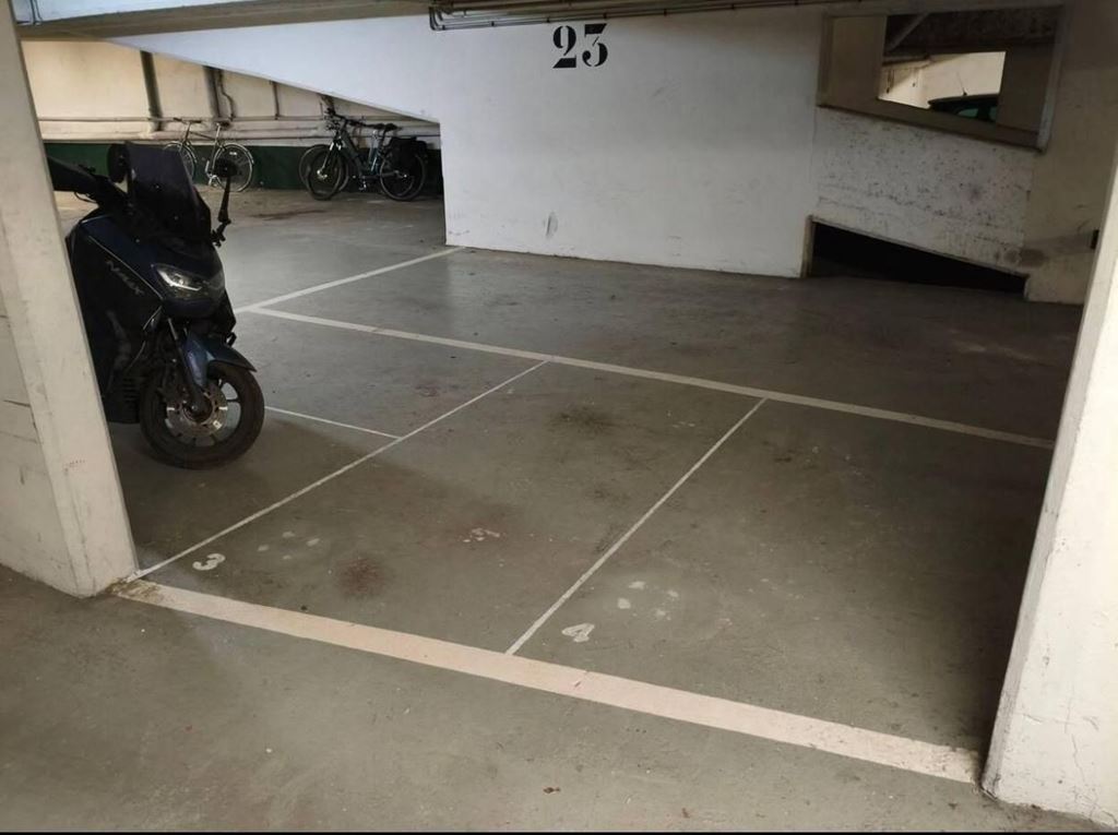 Parking PARIS 13 50€ Rene Legal/SH gestion